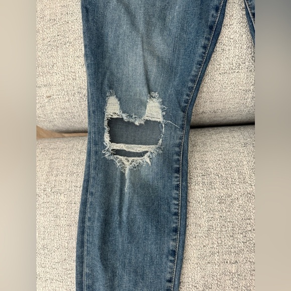 Good American skinny distressed jeans​​​​​​​ - Picture 2 of 4